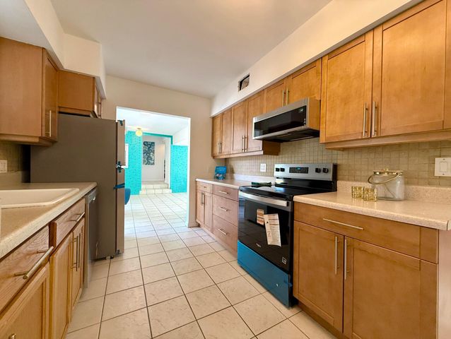 1532 NE 27TH Drive, Wilton Manors, FL 33334