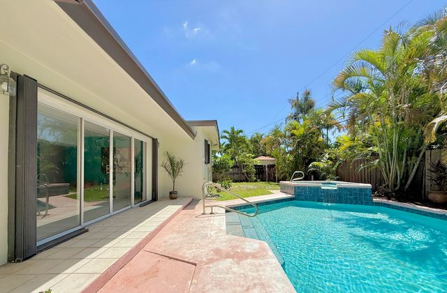 1532 NE 27TH Drive, Wilton Manors, FL 33334