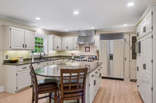 215 Hollander Road, Orono, MN 55391