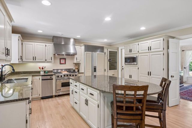 215 Hollander Road, Orono, MN 55391