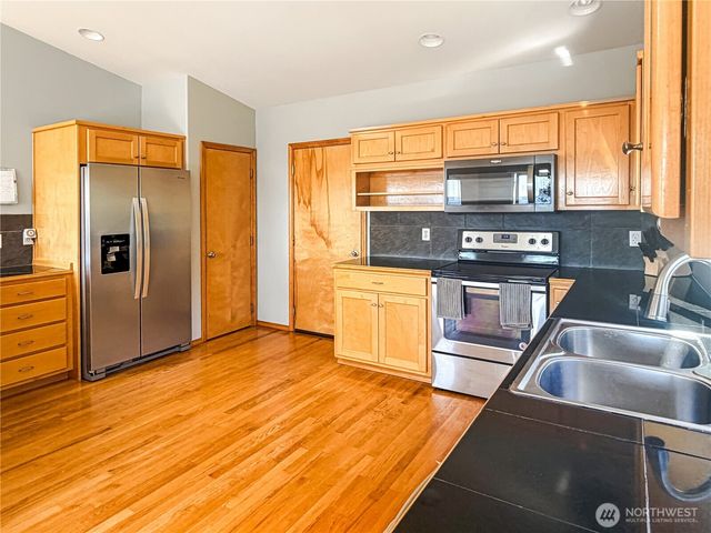 673 Majestic View Lane, Camano Island, WA 98282