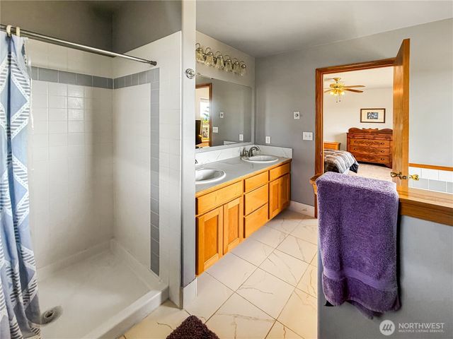 673 Majestic View Lane, Camano Island, WA 98282