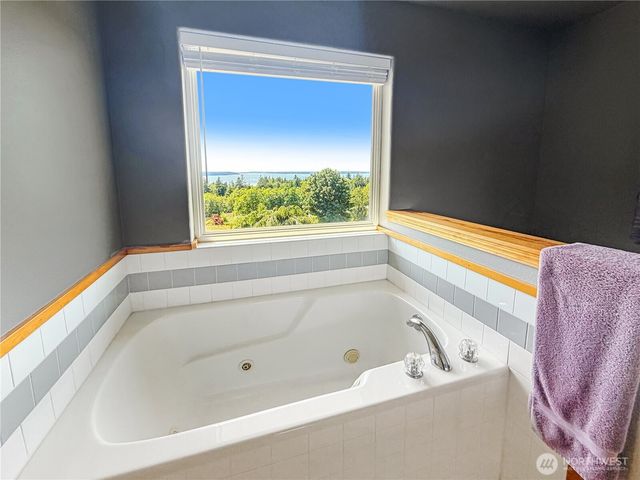 673 Majestic View Lane, Camano Island, WA 98282