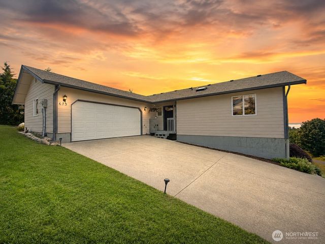 673 Majestic View Lane, Camano Island, WA 98282