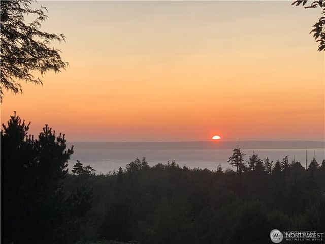 673 Majestic View Lane, Camano Island, WA 98282