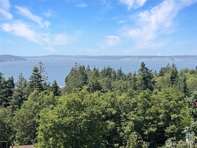 673 Majestic View Lane, Camano Island, WA 98282
