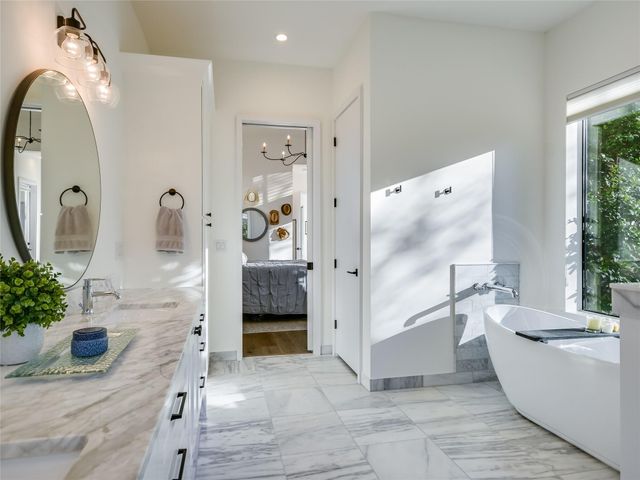 2004 Oxford Ave, Austin, TX 78704