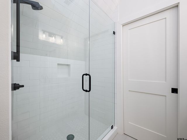 1555 Maple Circle, Tyler, TX 75703