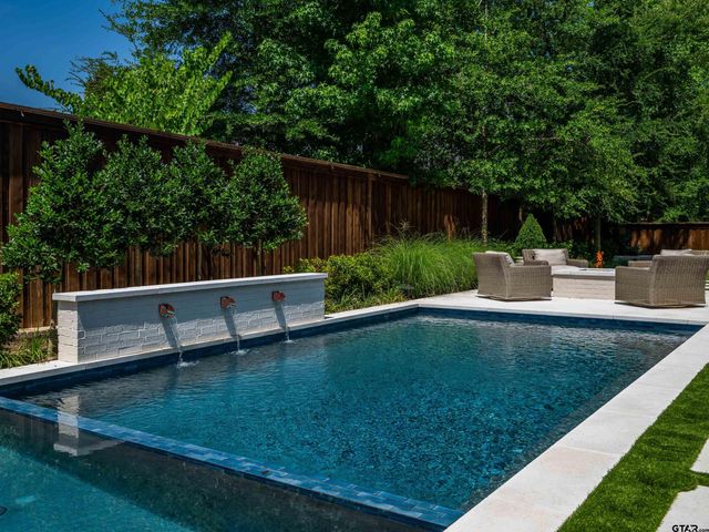 1555 Maple Circle, Tyler, TX 75703