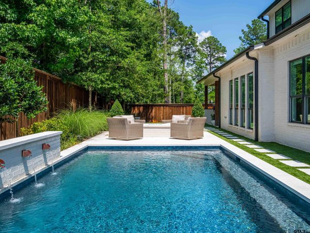 1555 Maple Circle, Tyler, TX 75703