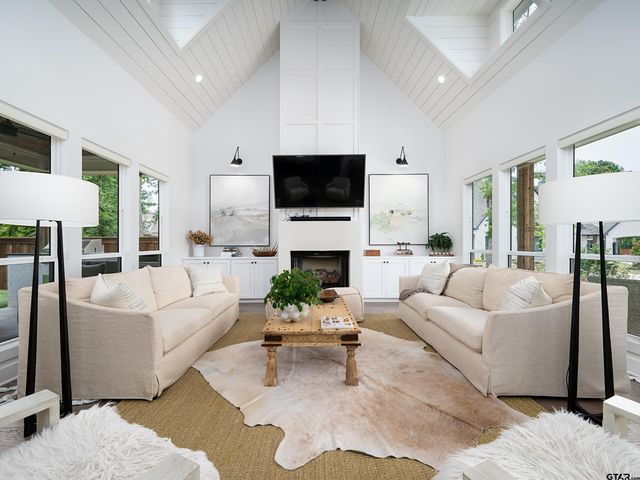 1555 Maple Circle, Tyler, TX 75703