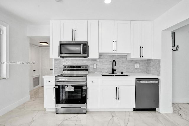 4320 NW 26th St, Lauderhill, FL 33313