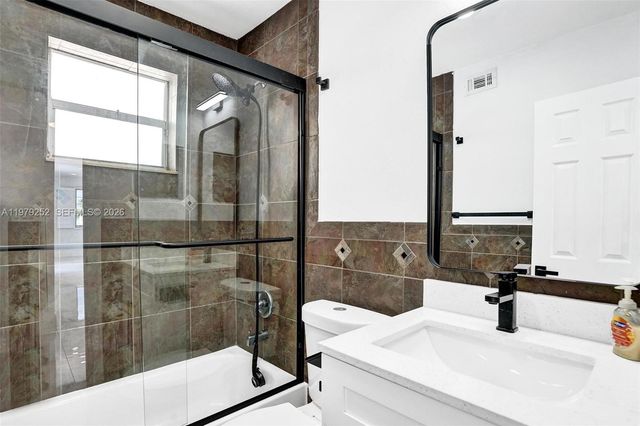 4320 NW 26th St, Lauderhill, FL 33313