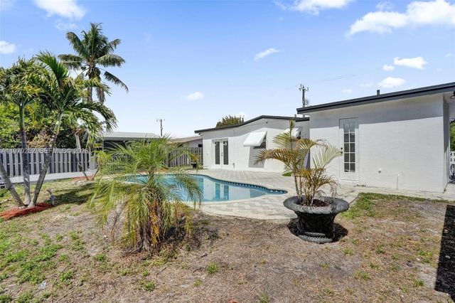 4320 NW 26th St, Lauderhill, FL 33313