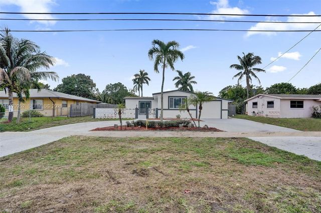 4320 NW 26th St, Lauderhill, FL 33313