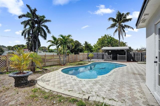 4320 NW 26th St, Lauderhill, FL 33313