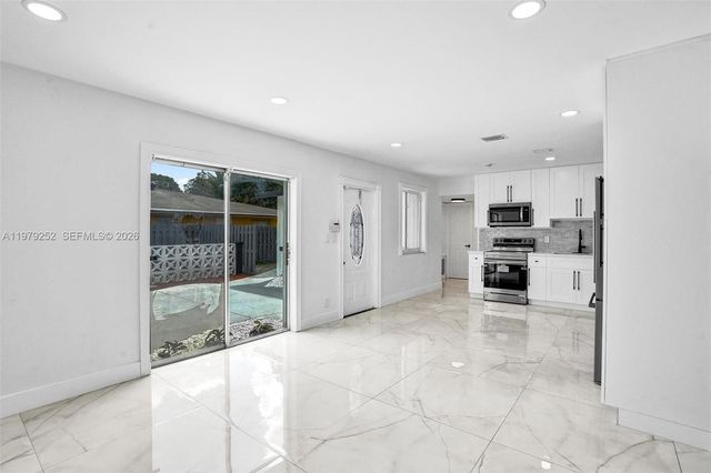 4320 NW 26th St, Lauderhill, FL 33313