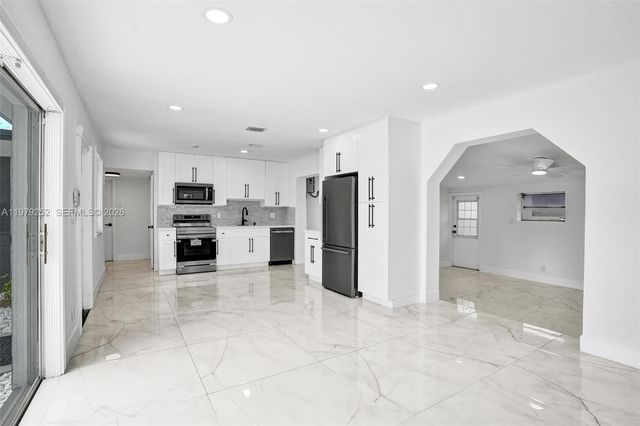 4320 NW 26th St, Lauderhill, FL 33313