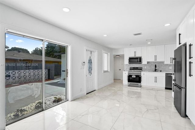 4320 NW 26th St, Lauderhill, FL 33313