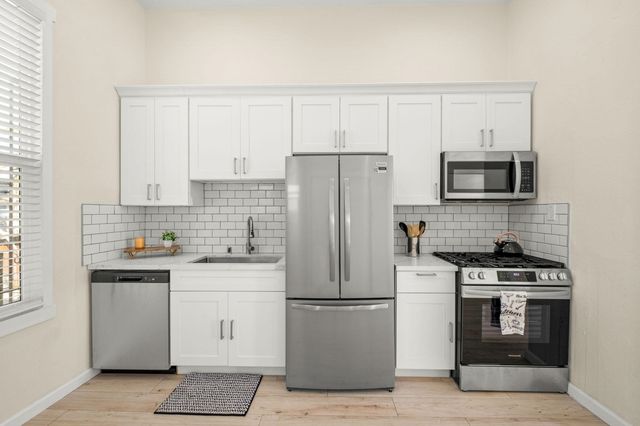 879 Wood St., Oakland, CA 94607