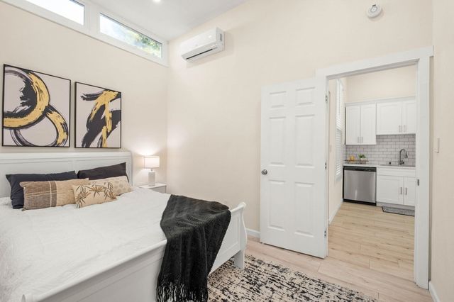 879 Wood St., Oakland, CA 94607