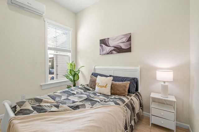 879 Wood St., Oakland, CA 94607