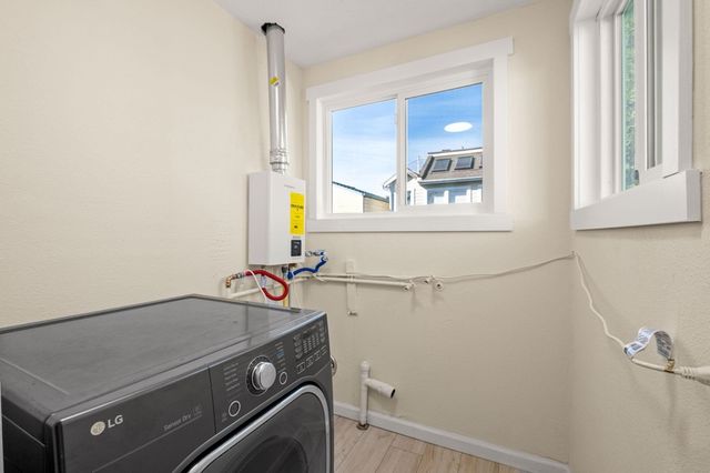 879 Wood St., Oakland, CA 94607