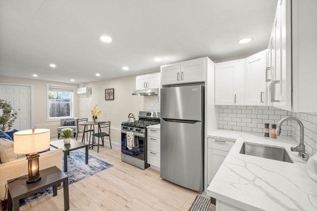 879 Wood St., Oakland, CA 94607