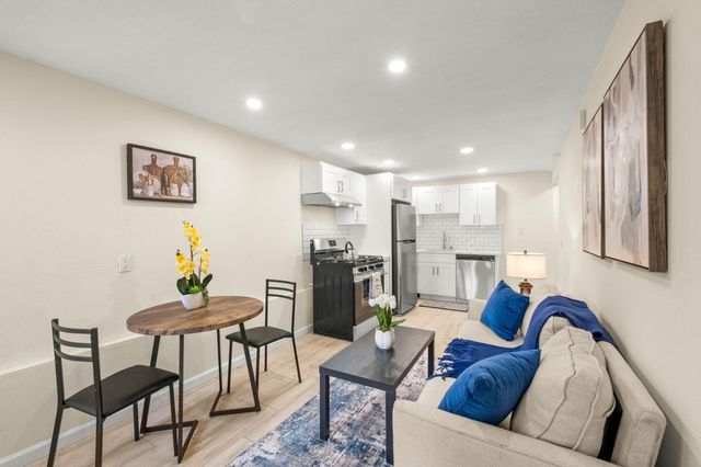 879 Wood St., Oakland, CA 94607