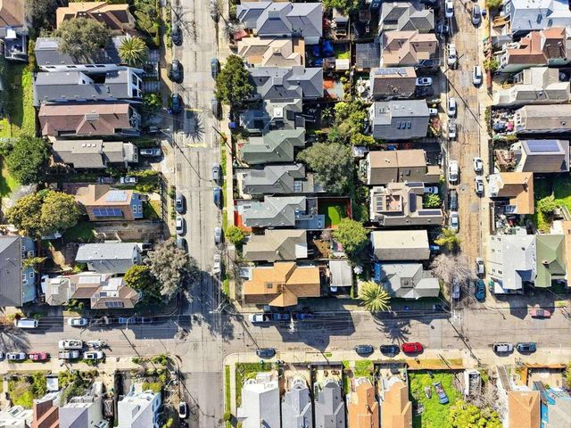 879 Wood St., Oakland, CA 94607