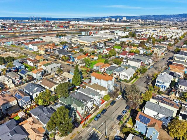 879 Wood St., Oakland, CA 94607