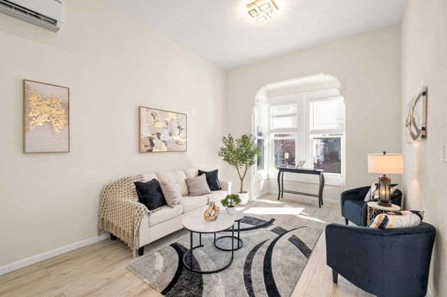 879 Wood St., Oakland, CA 94607