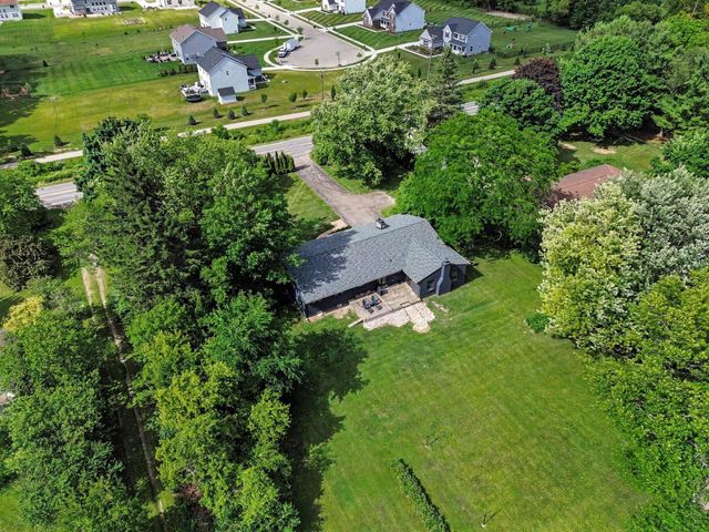 1145 W Bemis Road, York Twp, MI 48176