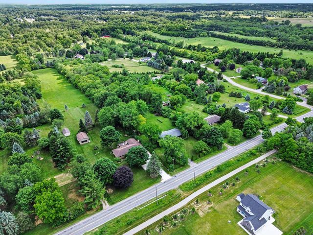 1145 W Bemis Road, York Twp, MI 48176