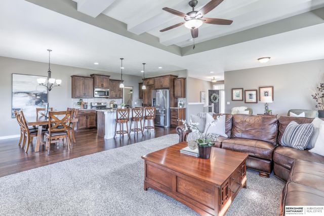 1434 N 194th Circle, Omaha, NE 68022