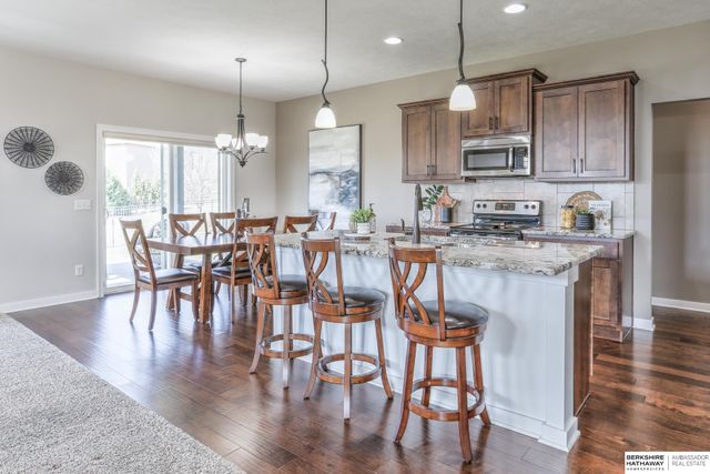 1434 N 194th Circle, Omaha, NE 68022