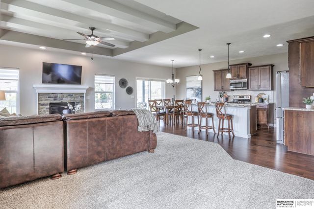 1434 N 194th Circle, Omaha, NE 68022
