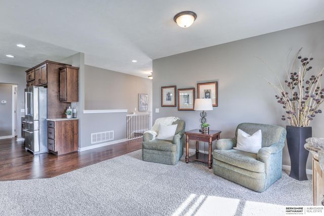1434 N 194th Circle, Omaha, NE 68022