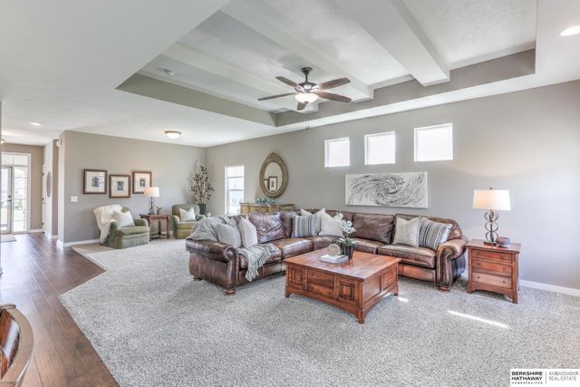 1434 N 194th Circle, Omaha, NE 68022
