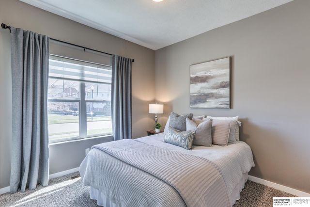1434 N 194th Circle, Omaha, NE 68022