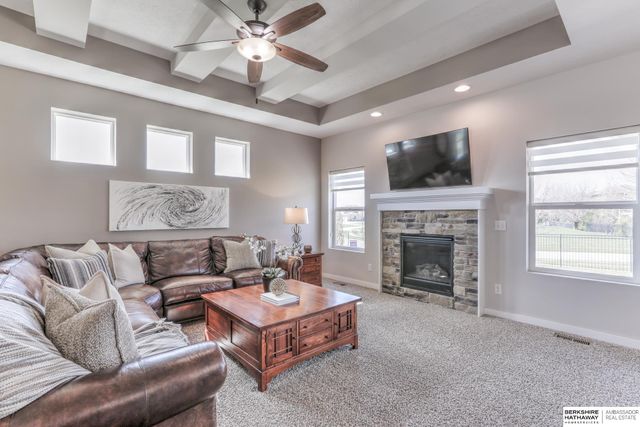 1434 N 194th Circle, Omaha, NE 68022