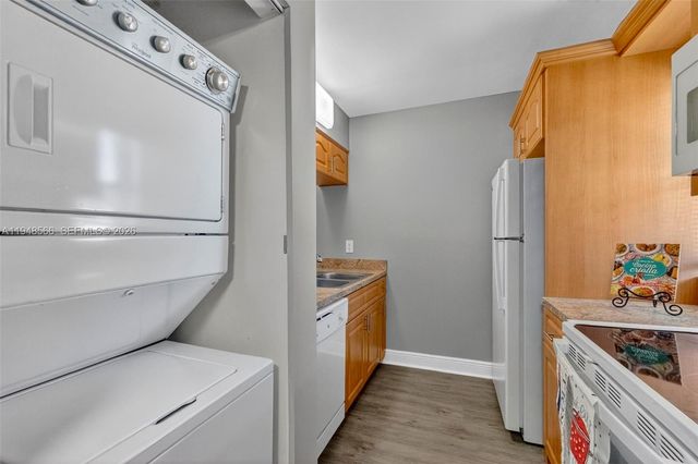 908 Twin Lakes Dr 8-C, Coral Springs, FL 33071