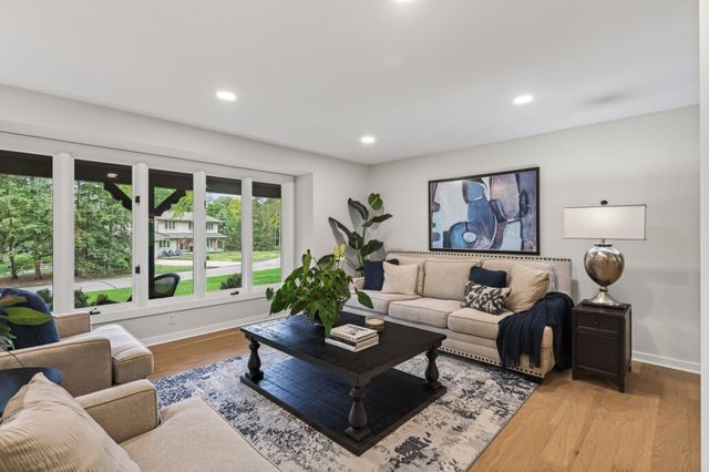 2841 Mayfield Road, Minnetonka, MN 55391