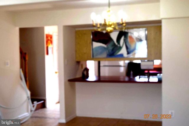 6174 STRASBURG DR, Centreville, VA 20121