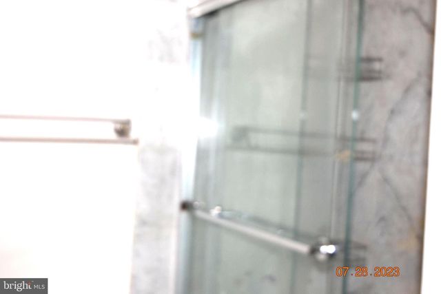 6174 STRASBURG DR, Centreville, VA 20121