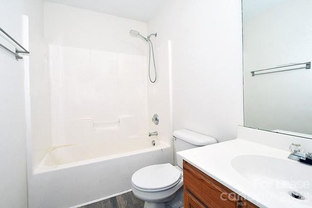 8629 Buckhorn Street, Charlotte, NC 28216