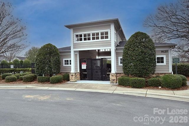 8629 Buckhorn Street, Charlotte, NC 28216