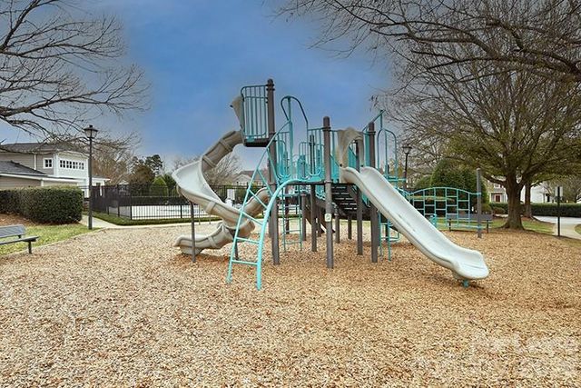 8629 Buckhorn Street, Charlotte, NC 28216