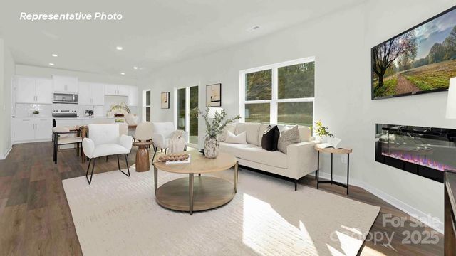 5540 Pamplona Way, Charlotte, NC 28214