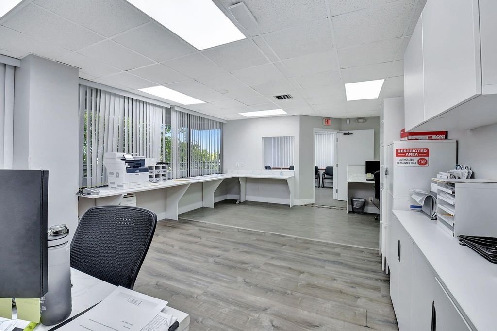 Image 5 of property listing at 5258 Linton Boulevard 301, Delray Beach, FL 33484